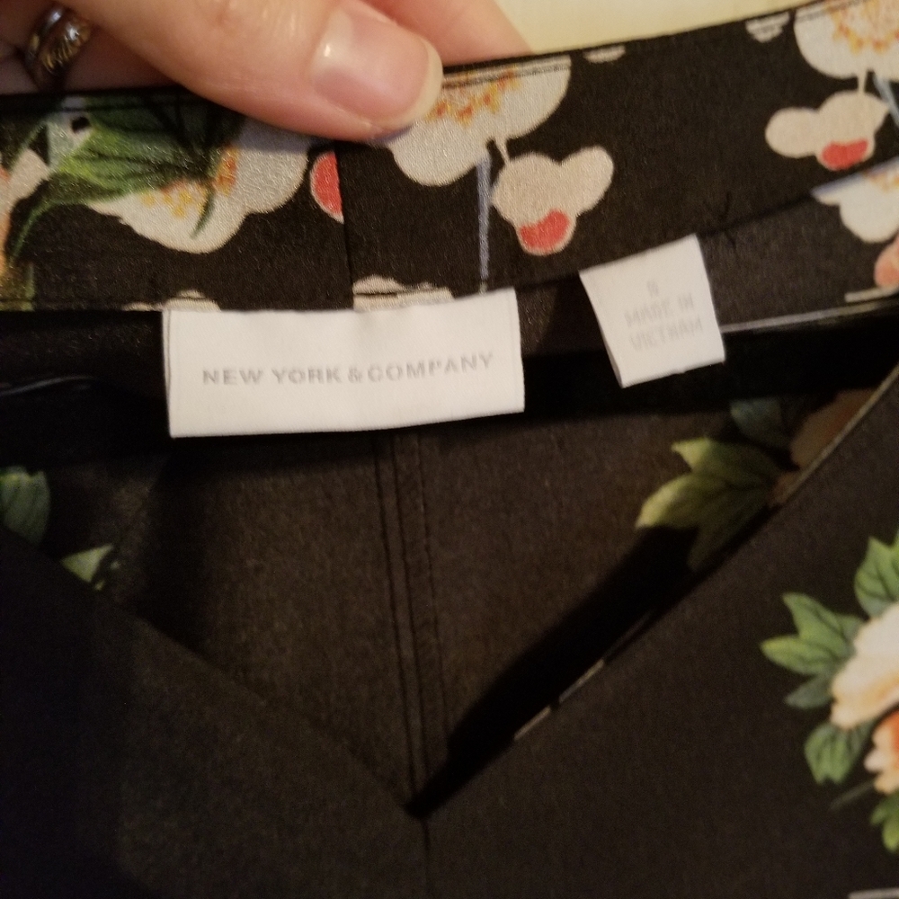 New York & Company Floral Kimono Sleeve Blouse - Picture 4 of 5